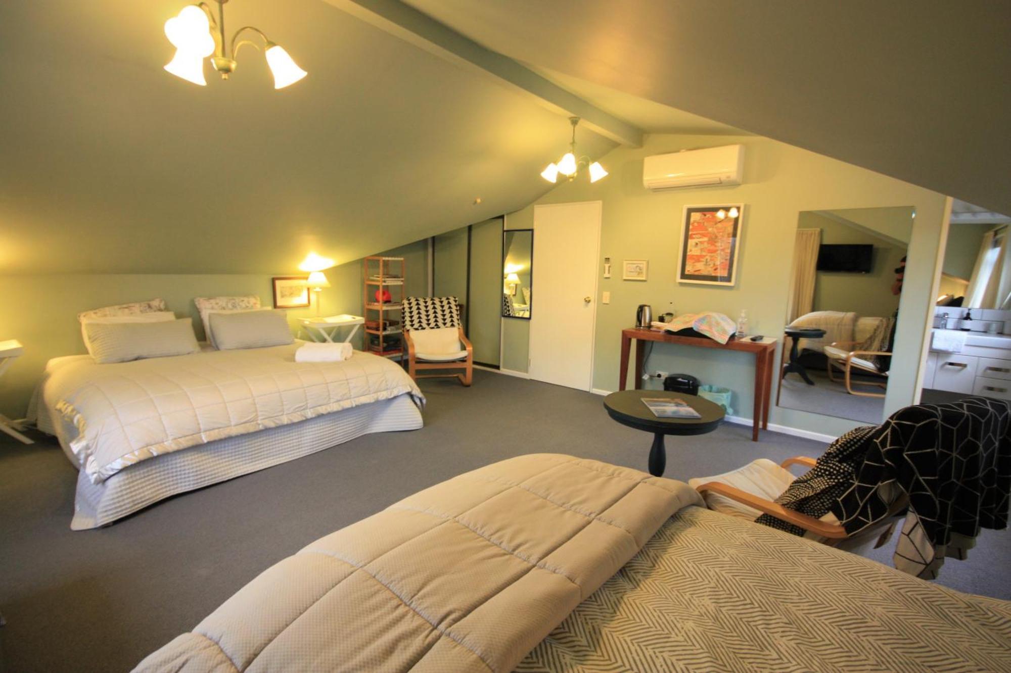 Tempest On Wanaka Bed & Breakfast Exterior photo