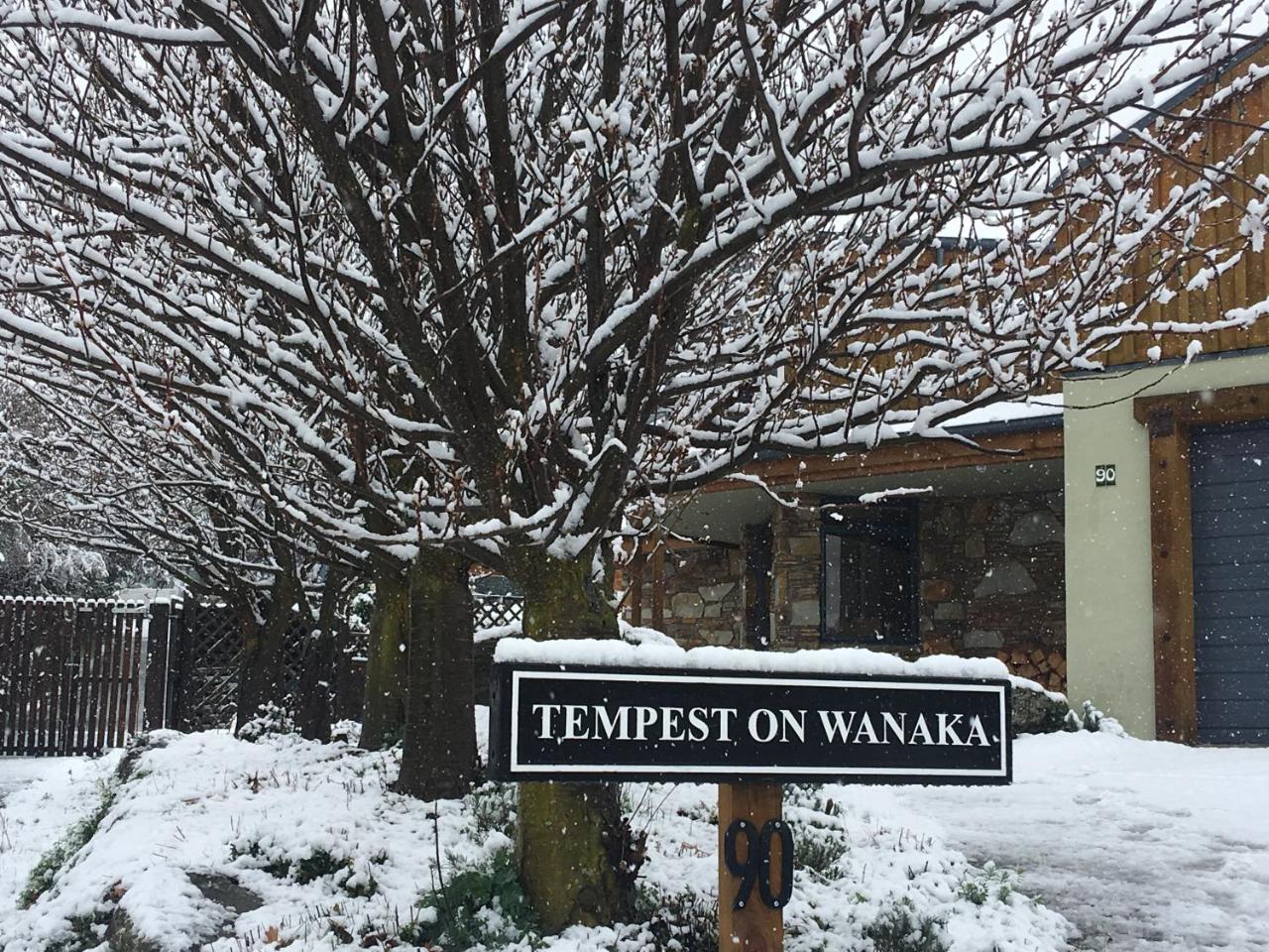 Tempest On Wanaka Bed & Breakfast Exterior photo